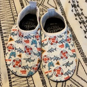 New monkey feet swim shoes
